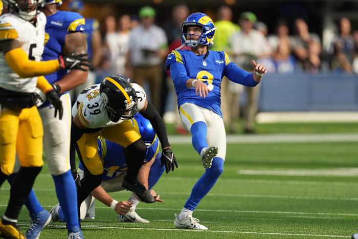 Los Angeles Rams place kicker Brett Maher (8) reacts after a missed field goal in the second half against the Pittsburgh Steelers at SoFi Stadium.